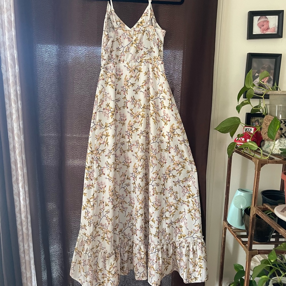 Dress - Picture 2 of 2